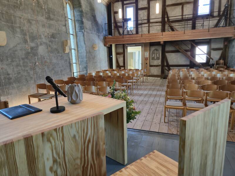 Trausaal Klosterkirche - Blick vom Trautisch in den Saal